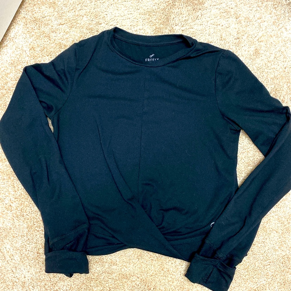 Freely Girl Athletic Crop Shirt size medium